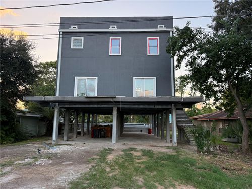 127 5th St, Dickinson, TX, 77539-2455 | Card Image