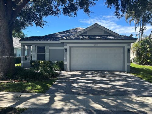 2939 Myrtle Oak Cir, Davie, FL, 33328-6739 | Card Image