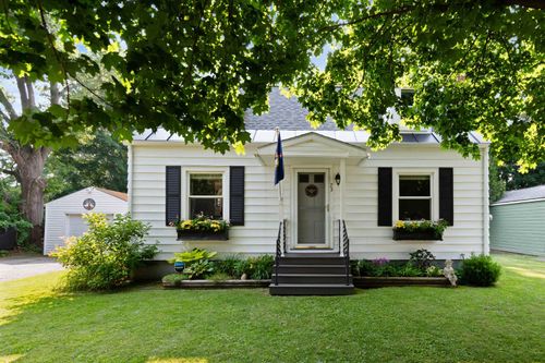 73 Hayden Pkwy, South Burlington, VT, 05403-6504 | Card Image