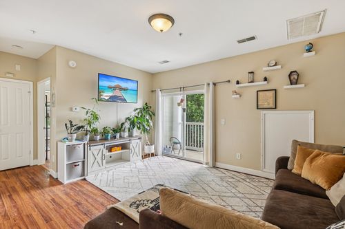 e301-7009 Lenox Village Dr, Nashville, TN, 37211-7162 | Card Image