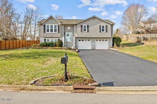 1109 Windsor Ln, Johnson City, TN, 37601-2975 | Card Image