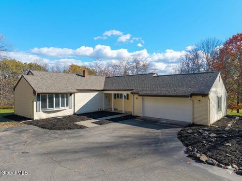 200 Hinrichsen Heights Rd, Coxsackie, NY, 12051-2421 | Card Image