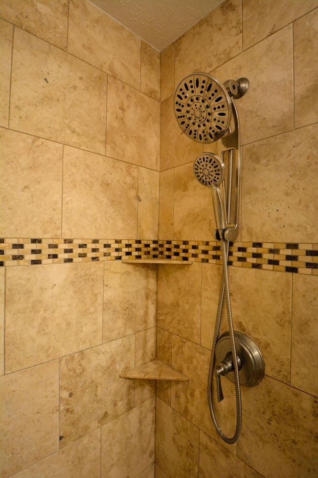 Tiled Shower | Image 15