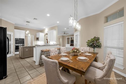 100 Laurel Oaks Ln, Crawford, TX, 76638-2767 | Card Image