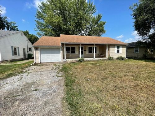 703 S 6th St, Clinton, MO, 64735-2927 | Card Image