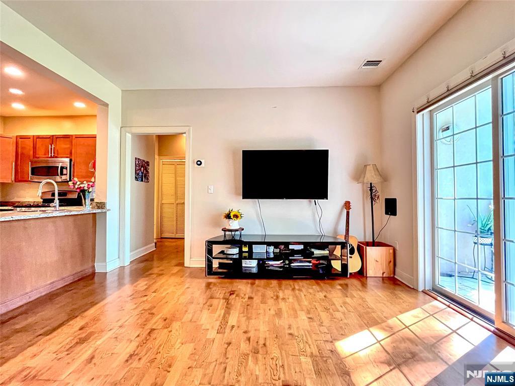 Residential in Englewood 4