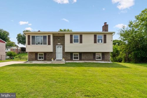 7800 Woodbourne Ave, FORT WASHINGTON, MD, 20744-1171 | Card Image