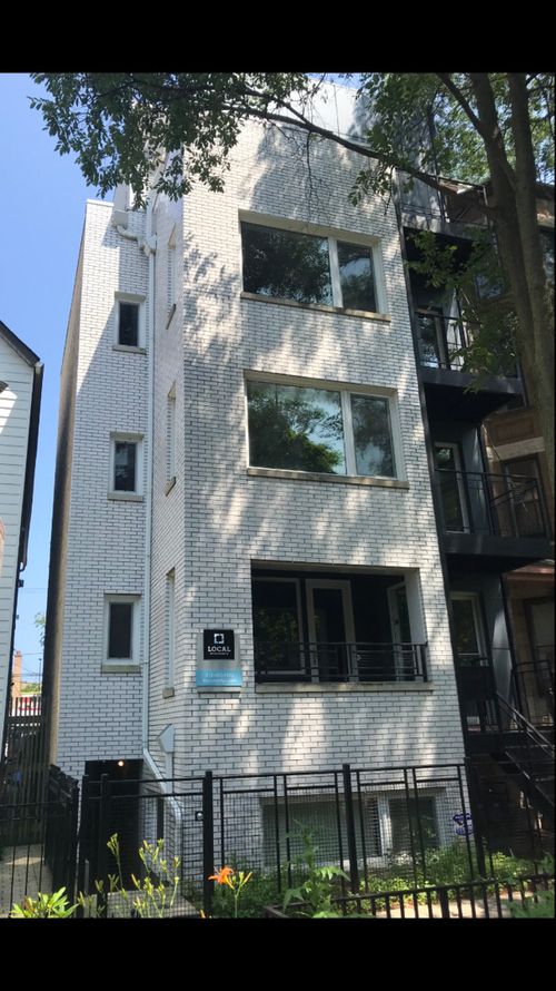 1e-3525 Reta Ave, Chicago, IL, 60657-7045 | Card Image