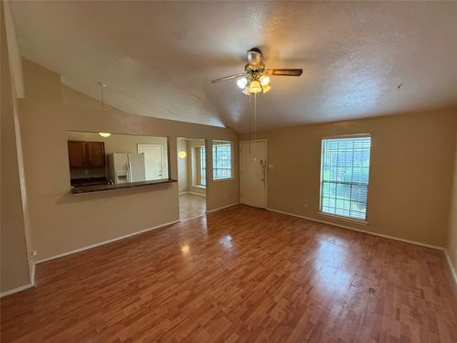 9520 Culberson St, Dallas, TX, 75227-5061 | Card Image