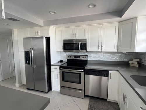 412-137 Golden Isles Dr, Hallandale Beach, FL, 33009-5886 | Card Image