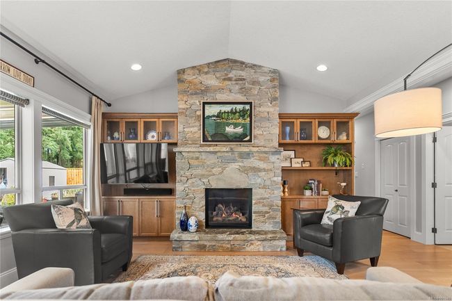 3669 Monterey Dr, House other with 4 bedrooms, 3 bathrooms and 3 parking in Nanaimo BC | Image 4