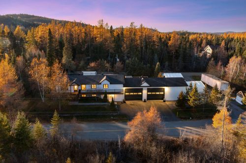 1050 Ch Du Domaine-Guindon, Sainte Agathe des Monts, QC, J8C2Z8 | Card Image