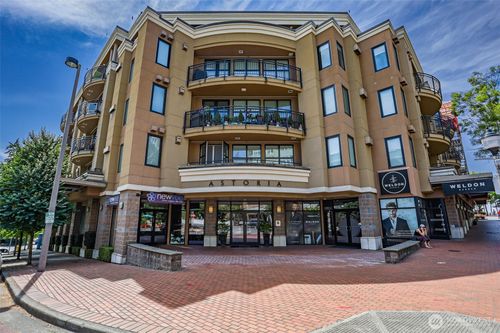 apt-206-10047 Main St, Bellevue, WA, 98004-6033 | Card Image