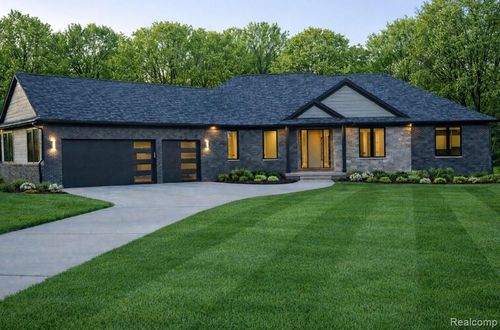 16609 Kings Fairway Ln, Grand Blanc, MI, 48439 | Card Image