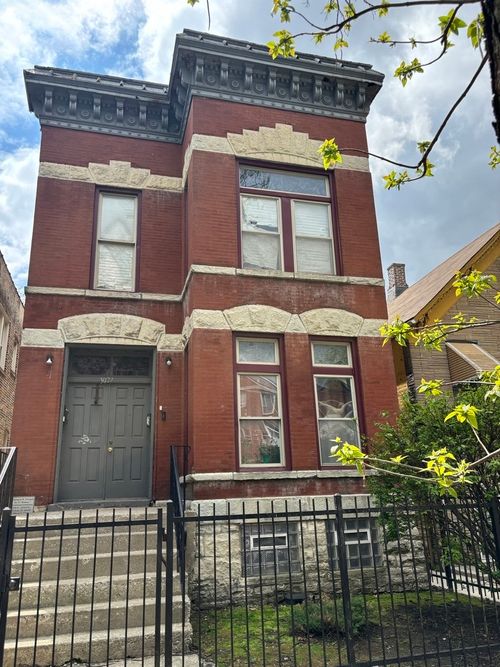 3027 W Flournoy St, Chicago, IL, 60612-3338 | Card Image