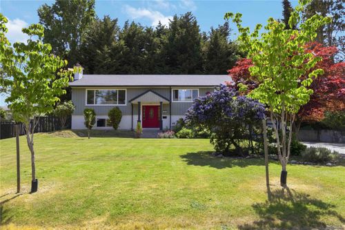 1909 Ferndale Rd, Victoria, BC, V8N2Y4 | Card Image