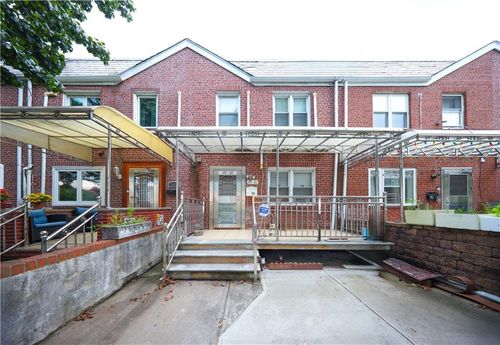 75-31 167th St, Fresh Meadows, NY, 11366-1326 | Card Image