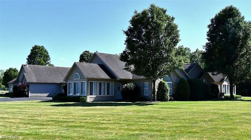 2104 Willow Brook Dr Ne, Warren, OH, 44483-4657 | Card Image