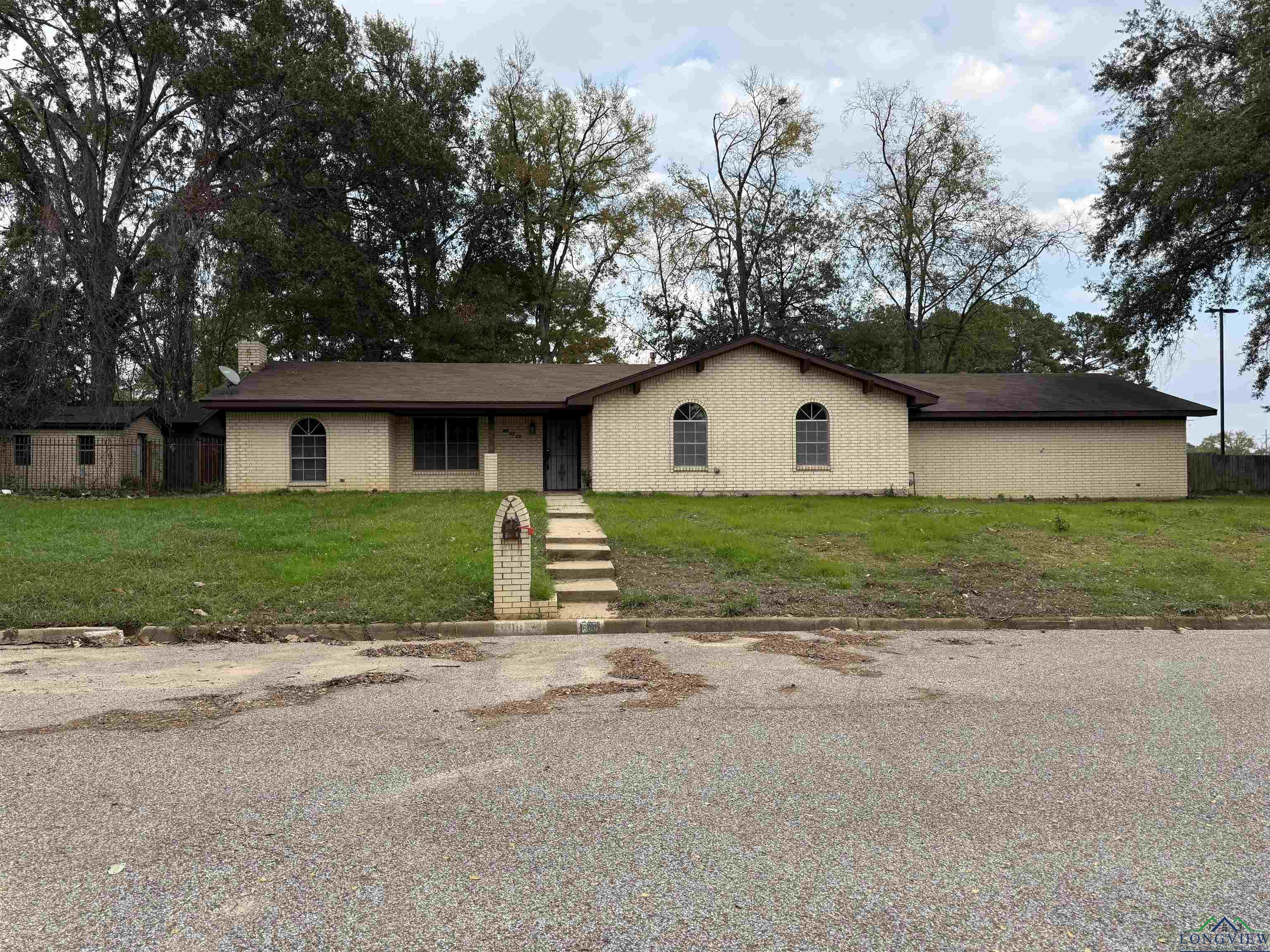Deerwood Dr, Longview, TX 75604