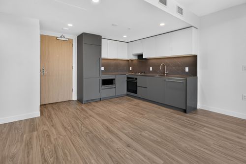 503-2135 Springer Ave, Burnaby, BC, V5B3N1 | Card Image