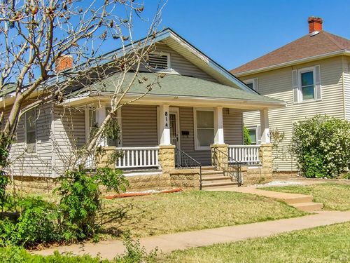 814 Carson Ave, La Junta, CO, 81050-2232 | Card Image