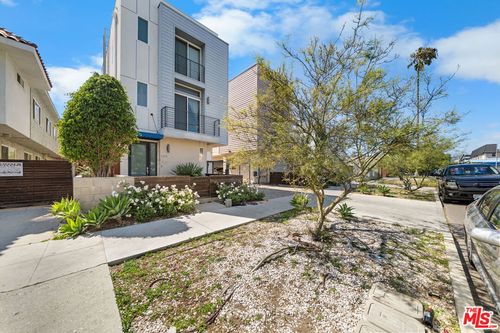 319 S Serrano Ave, Los Angeles, CA, 90020-3602 | Card Image