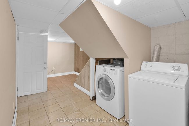 510 Randolph Ave, House other with 6 bedrooms, 2 bathrooms and 2 parking in Windsor ON | Image 27