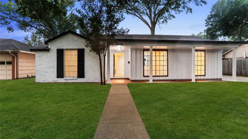 9643 Val Verde St, Houston, TX, 77063-3701 | Card Image