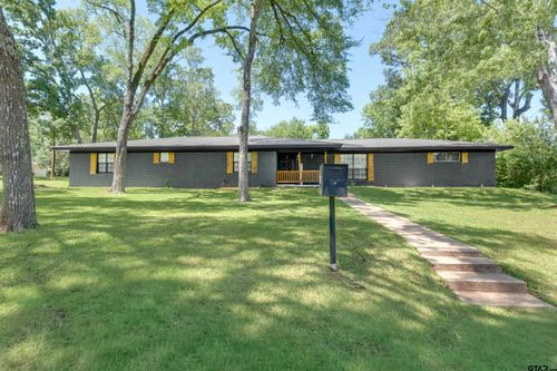 207 Lakeshore Dr, Palestine, TX, 75801-5235 | Card Image