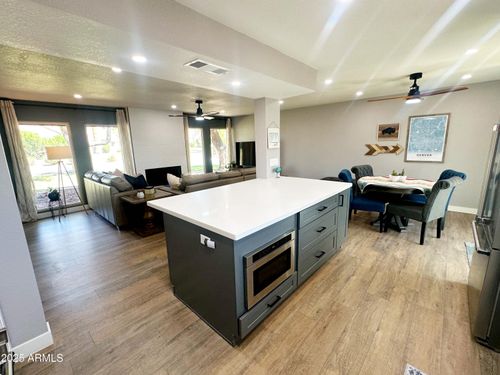 36-7000 N Via Camello Del Sur, Scottsdale, AZ, 85258-3615 | Card Image
