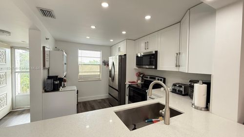 b-3910 Inverrary Blvd, Lauderhill, FL, 33319-4324 | Card Image