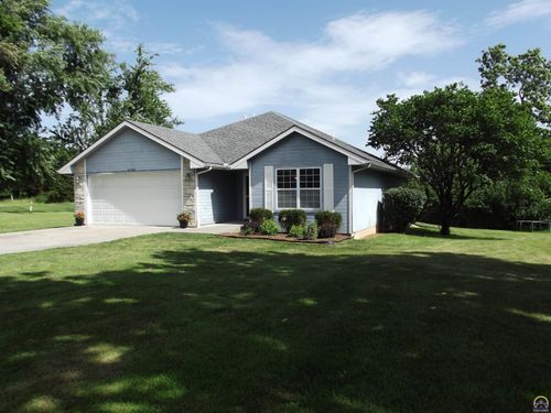 6740 Sw Scathelock Rd, Topeka, KS, 66614 | Card Image