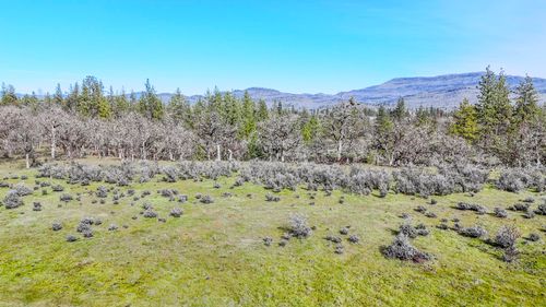 506 Greenleaf Dr, Eagle Point, OR, 97524-7768 | Card Image