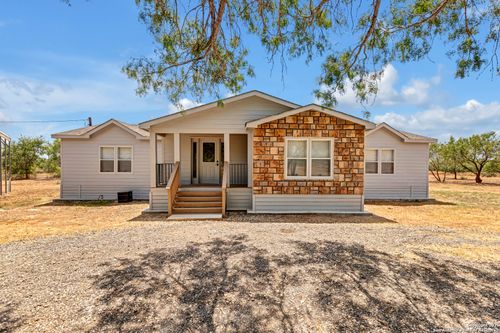 16445 Old Corpus Christi Rd, Elmendorf, TX, 78112-3611 | Card Image