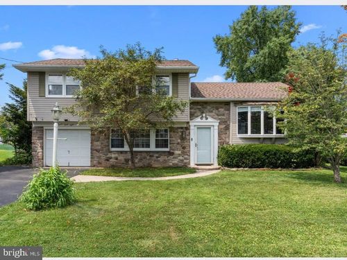 748 Martha Ln, WARMINSTER, PA, 18974-2920 | Card Image