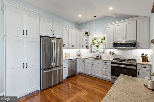 52 Pleasant Valley Dr, WEST DEPTFORD, NJ, 08096-6323 | Card Image