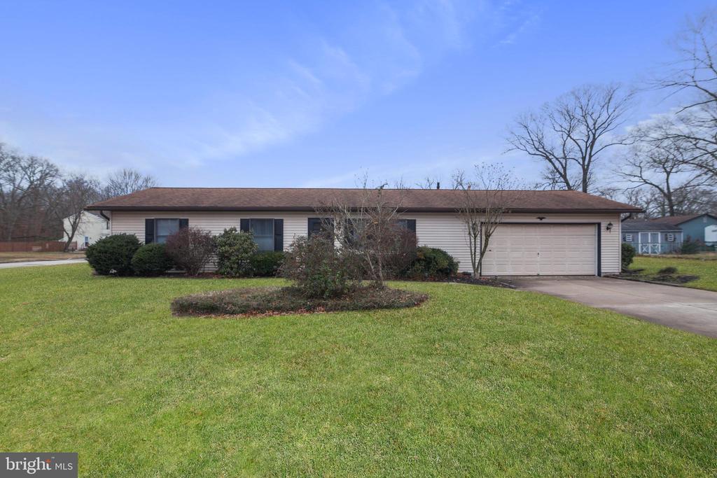 Karen Dr, Williamstown, NJ 08094