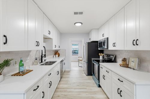 6409 Winn St, Fort Worth, TX, 76133-5128 | Card Image