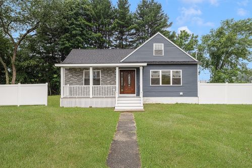5 Colfall St, Seekonk, MA, 02771-5734 | Card Image