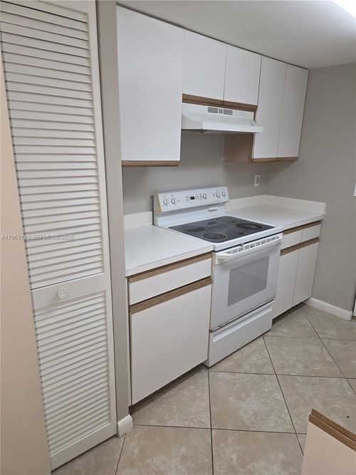 apt-1213-9755 Westview Dr, Coral Springs, FL, 33076-2543 | Card Image
