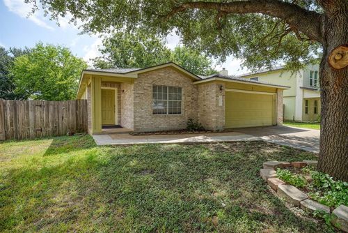211 Bryant Dr, Bastrop, TX, 78602-3187 | Card Image