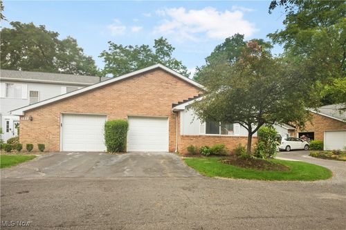 1226 Ramblewood Trl, South Euclid, OH, 44121-4077 | Card Image