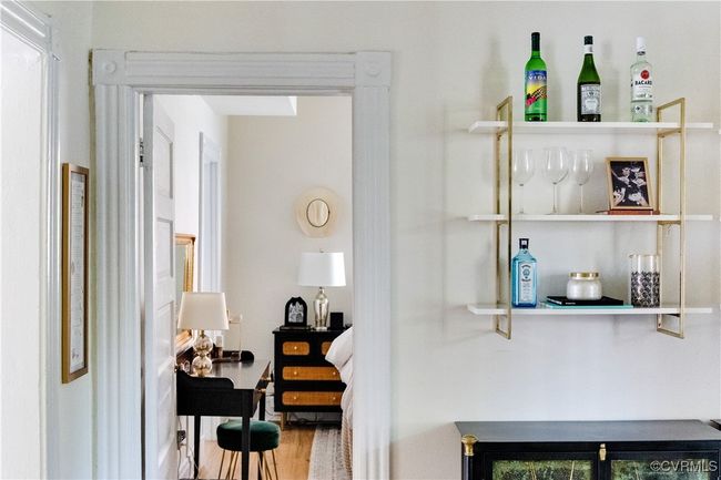 Details with a bar | Image 24