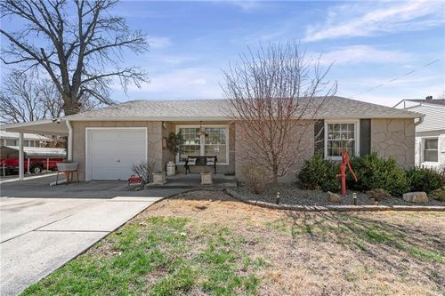 505 Hickory St, Richmond, MO, 64085-2112 | Card Image