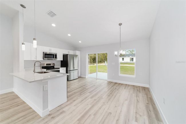 13568 Sw 109 Th Ln, House other with 3 bedrooms, 2 bathrooms and null parking in Dunnellon FL | Image 14
