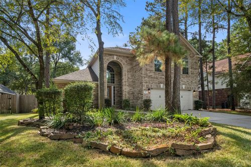 35 N York Gate Ct, The Woodlands, TX, 77382-1319 | Card Image