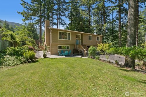17025 431st Ave Se, North Bend, WA, 98045-9650 | Card Image