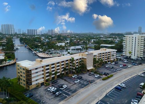 apt-502-301 Golden Isles Dr, Hallandale Beach, FL, 33009-5835 | Card Image