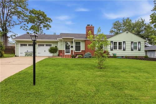 7010 W 65th Ter, Overland Park, KS, 66202-4135 | Card Image
