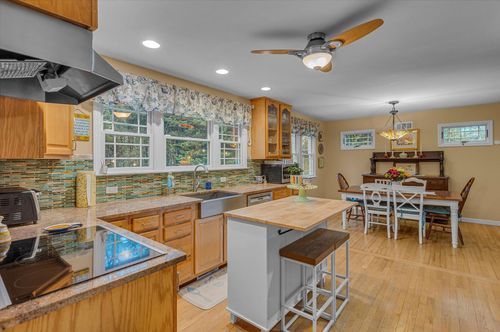 31 Baywood Ln, Bayport, NY, 11705-1727 | Card Image